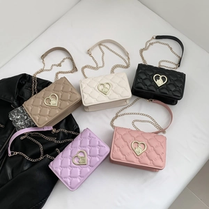 Damen Umhängetasche Aus PU Leder Mit Rautensteppmuster Mode Herzschloss Kette Crossbody Kleine Quadratische Tasche
