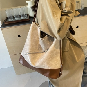 Retro cream white cracked leather shoulder bag with dark brown contrast and metal zipper