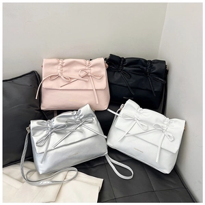 Borsa a Tracolla da Donna Pieghettata con Fiocco in Morbida Pelle PU Grande Capacità Borsa Tote Moda per il Quotidiano