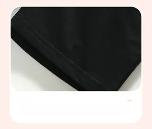 Vue détaillée de l'ourlet à double couture d'un short d'été en coton pour garçon