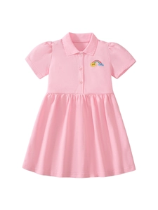 Abito Polo rosa da bambina in cotone con ricamo arcobaleno e bordi in pizzo raffinati