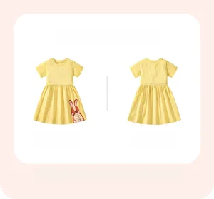 Vue avant et arrière de la robe d'été en coton jaune pour filles avec motif lapin