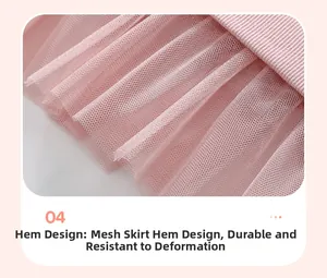 Detail von rosa Rippstricksaum und mehrlagigem weichem Tüll am Mädchenkleid