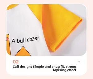 Detailopname van de raglanmouwboord op een katoenen kinder T-shirt met opdruk