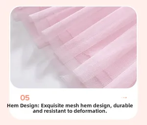 Détail de la jupe en tulle rose multicouche pour filles avec une texture de maille fine