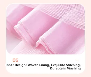 Détail du tissu en tulle rose et doublure en coton avec couture intérieure précise