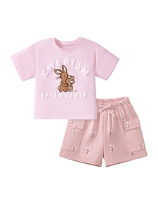 Set estivo da bambina in cotone rosa con maglietta a coniglio e pantaloncini a fiori