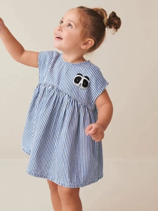 Ärmelloses gestreiftes Sommerkleid für Mädchen mit süßer Panda-Applikation in Blau Weiß