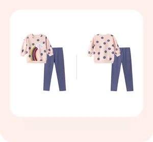 Vues avant et arrière de l'ensemble sweat rose arc-en-ciel et legging pour filles