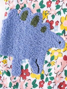 Robe fleurie pour fille avec adorable applique dinosaure bleue et motifs colorés