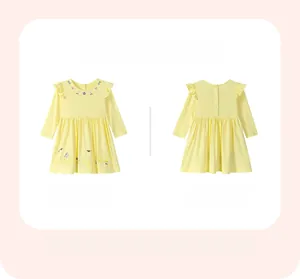 Vues avant et arrière d'une robe jaune pour fille avec broderie lapin et volants