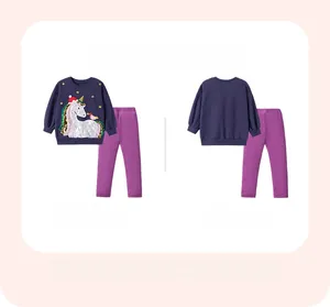 Vorder- und Rückansicht des Mädchen-Sets mit Einhorn-Sweatshirt und lila Hose