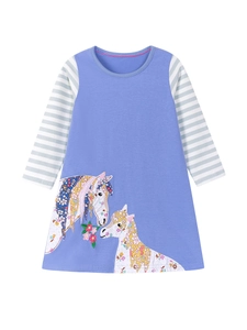 Abito in cotone per bambina, corpo viola, maniche a righe e stampe di cavalli floreali