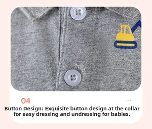 Détail du polo gris pour bébé avec broderie d'excavatrice et boutons blancs