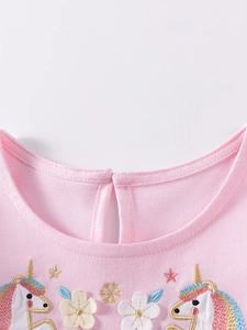 Abito rosa in cotone per bambina con ricamo di unicorno e dettagli in tulle