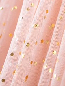 Mädchenkleid aus rosa Tüll mit goldenen Pailletten und Schichten aus Netzstoff