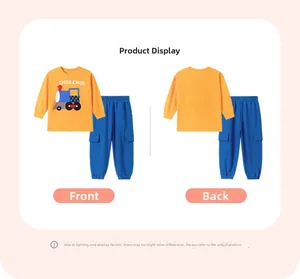 Flachbild von Jungen Baumwoll-Langarmshirt mit Zug-Print und Cargo-Hosen-Set