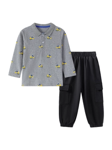 Ensemble pour garçon avec haut gris à imprimé pelleteuse et pantalon cargo noir décontracté