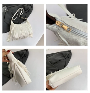 Vues détaillées du sac à franges blanc en cuir grainé avec finitions en métal doré