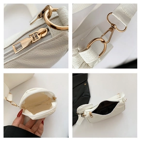 Détails du sac à bandoulière blanc en cuir grainé avec finitions métalliques dorées