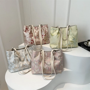 Large Capacity Women Jacquard Tote Bag With Artificial Pearl Chain Vintage Floral Butterfly Print Shoulder Commuter Handbag
