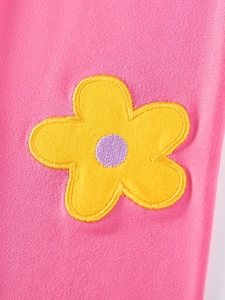 Completo in maglia rosa per bambina con ricamo a fiori gialli e tessuto testurizzato fine