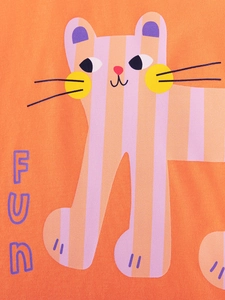 T-shirt enfant en coton orange vif avec un chat mignon et l'inscription FUN imprimée