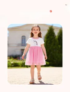 Details zum Mädchen Einhornkleid mit weißem Oberteil und rosa gestufter Tüllrock-Optik