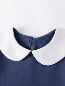 Robe fille bleu foncé en coton avec col Claudine blanc et fermeture boutonnée au dos