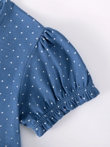 Robe bleue à pois pour fille avec poignets élastiques à volants et manches bouffantes