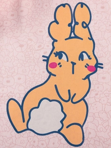 Robe rose à fleurs pour filles avec un motif de lapin mignon imprimé en détail