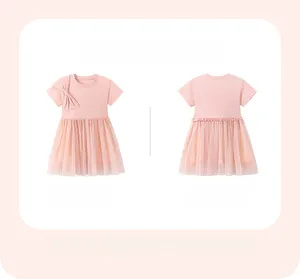 Vue détaillée avant et arrière de la robe rose pour filles avec tulle et nœud papillon
