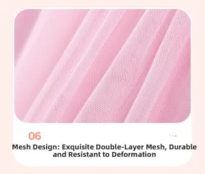 Détail du tissu en maille rose double couche avec design plissé durable pour robes de fille