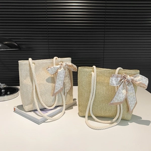Sac Cabas en Paille Tissée pour Femme Grande Capacité Sac à Épaule Avec Foulard à Nœud Imprimé Cœur Main Décontracté Plage Été