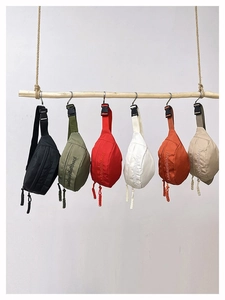 Collection de sacs banane décontractés multicolores avec sangles réglables et broderies fines
