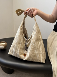 Sac fourre-tout plissé champagne rétro avec cordon de perles d'ambre pour femme