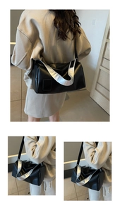 Bolso tote minimalista de cuero PU negro con correa plateada reflectante moderna