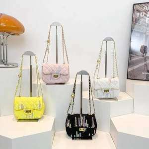 Sac Carré en Tissu Matelassé pour Femmes Broderie Arc-en-Ciel Chaîne Épaule Bandoulière Avec Serrure Et Ajusteur de Balle en Métal
