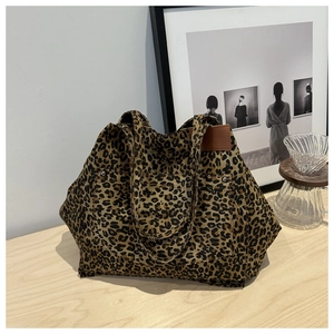Large capacity leopard print canvas tote bag with front pocket and leather detail