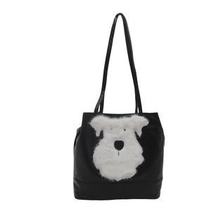 Zwarte PU-leren shopper met een witte schnauzer hond patch van imitatiebont