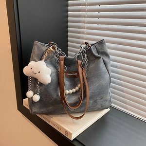 Sac fourre-tout gris en toile avec bandoulière cuir et perles, sac à bandoulière mode
