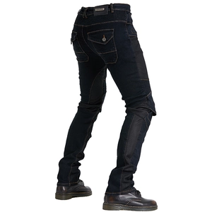 Vista posteriore dei jeans da moto con pannelli elasticizzati a soffietto e protezioni