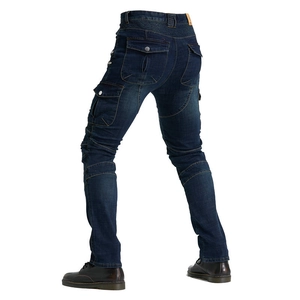 Vista posteriore dei jeans da moto blu scuro con pannelli a fisarmonica e tasche cargo