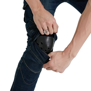 Jeans da moto blu scuro con protezioni per le ginocchia rimovibili e pannelli elastici