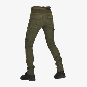 Details des elastischen Falten-Bunds an der olivgrünen Motorrad-Cargohose für Herren