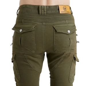 Vista posteriore dei jeans da moto verde oliva con pannelli protettivi elastici