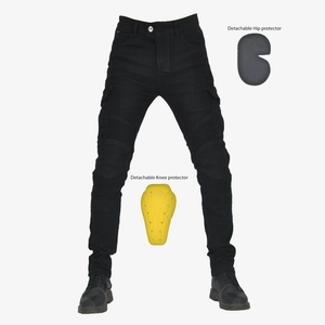 Details der Motorradjeans mit Stretch-Einsätzen und herausnehmbaren Protektoren