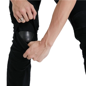 Pantaloni da moto neri con protezioni per ginocchia CE integrate e pannelli a fisarmonica
