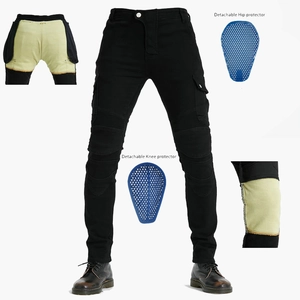 Détail du pantalon de moto tactique avec protections amovibles aux genoux et hanches