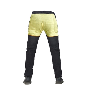 Rückansicht der Motorradjeans mit gelbem Kevlar-Futter und Knie-Stretch-Einsätzen